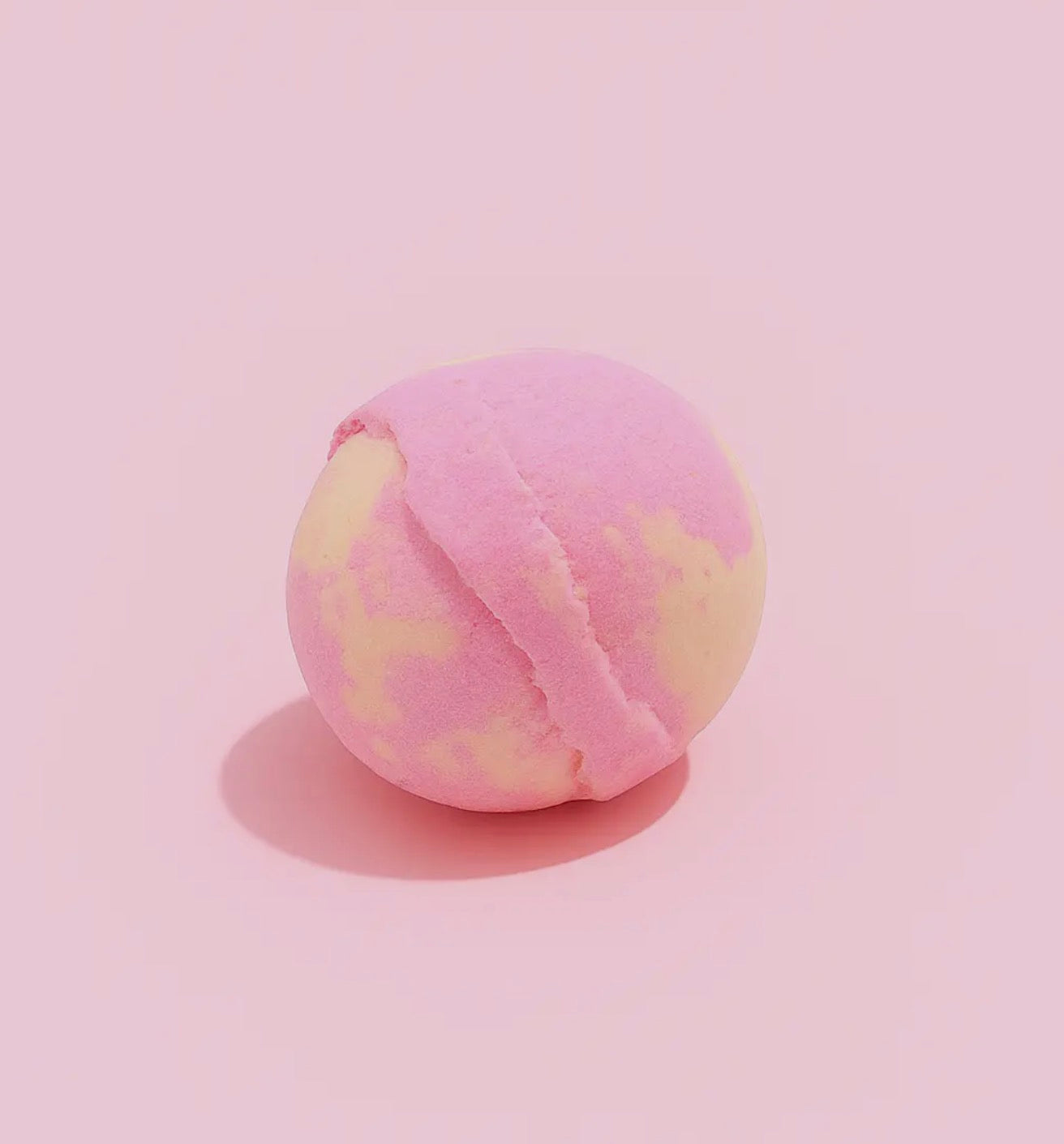 ‘Love & Hugs’ Luxury Pink Lemonade Bath Bomb