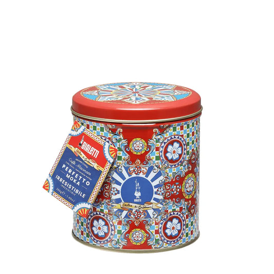 Bialetti & Dolce&Gabbana’s Moka blend: floral, fruity, smooth, with cocoa & hazelnut notes.