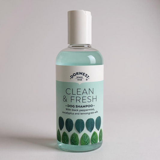 Dorwest Clean & Fresh Dog Shampoo – with black peppermint, eucalyptus, and lemongrass oils for a fresh, clean coat.