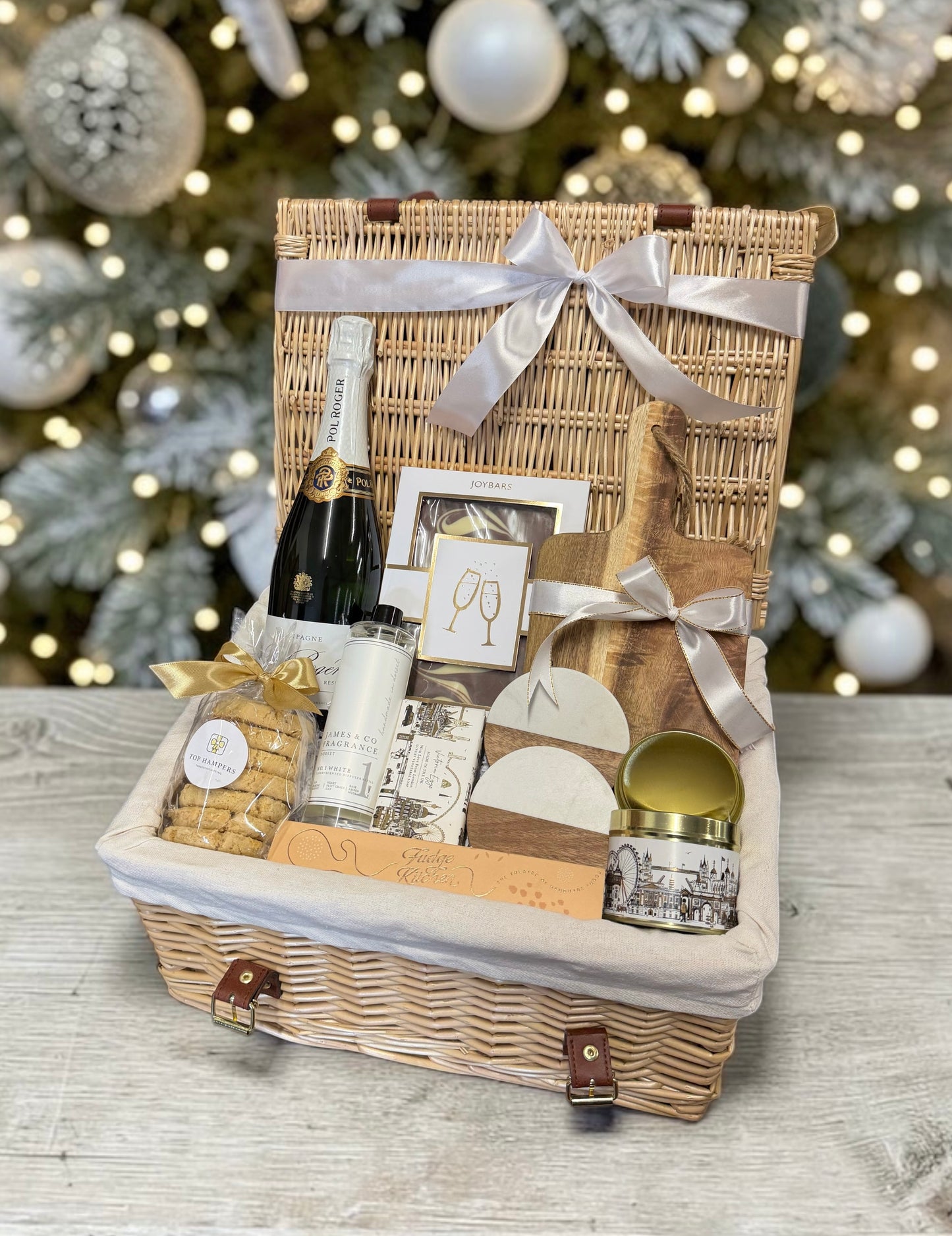 White Christmas and Fizz Hamper
