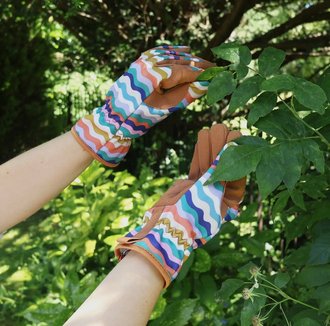 Willow and Belle Outdoor Gardening Gloves Abstract Design
