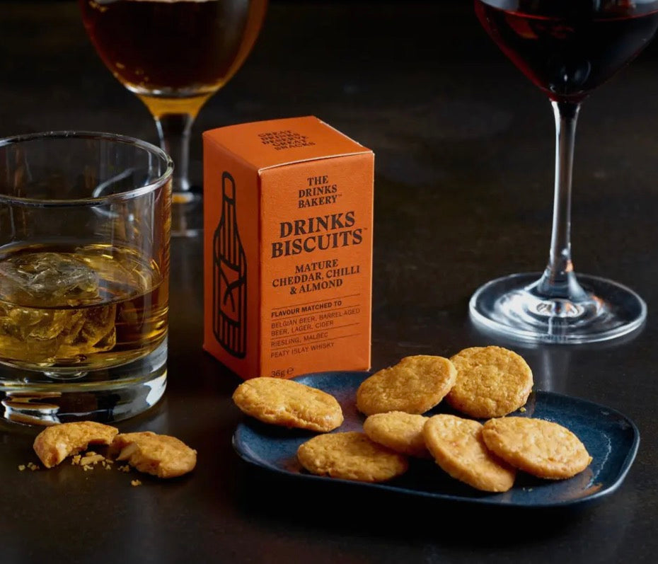 Mature Cheddar and Smoke Chilli Drinks Biscuits 110g