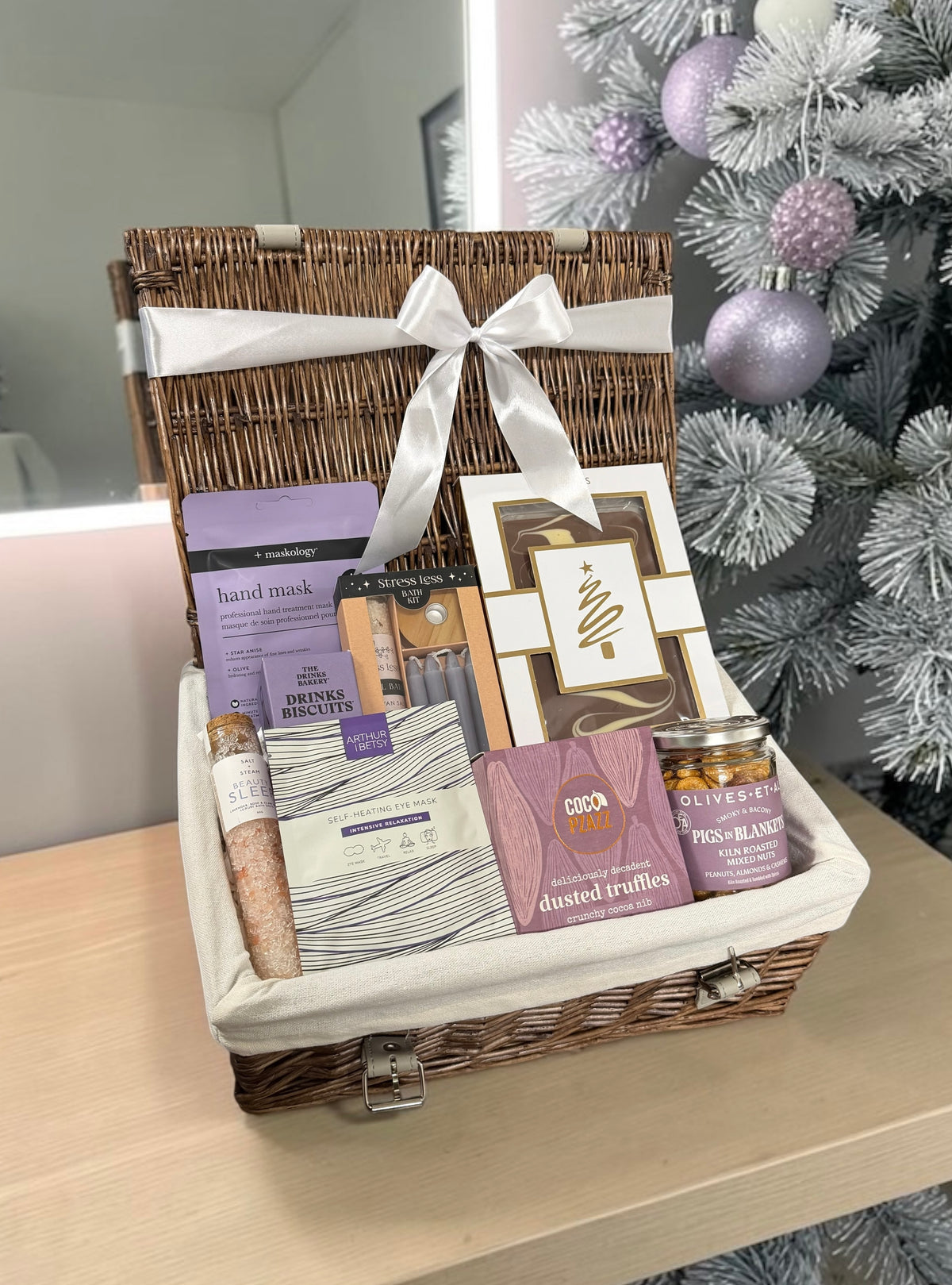 The Christmas Pamper & Treats Hamper | Option Rose Wine or Fizz Add On
