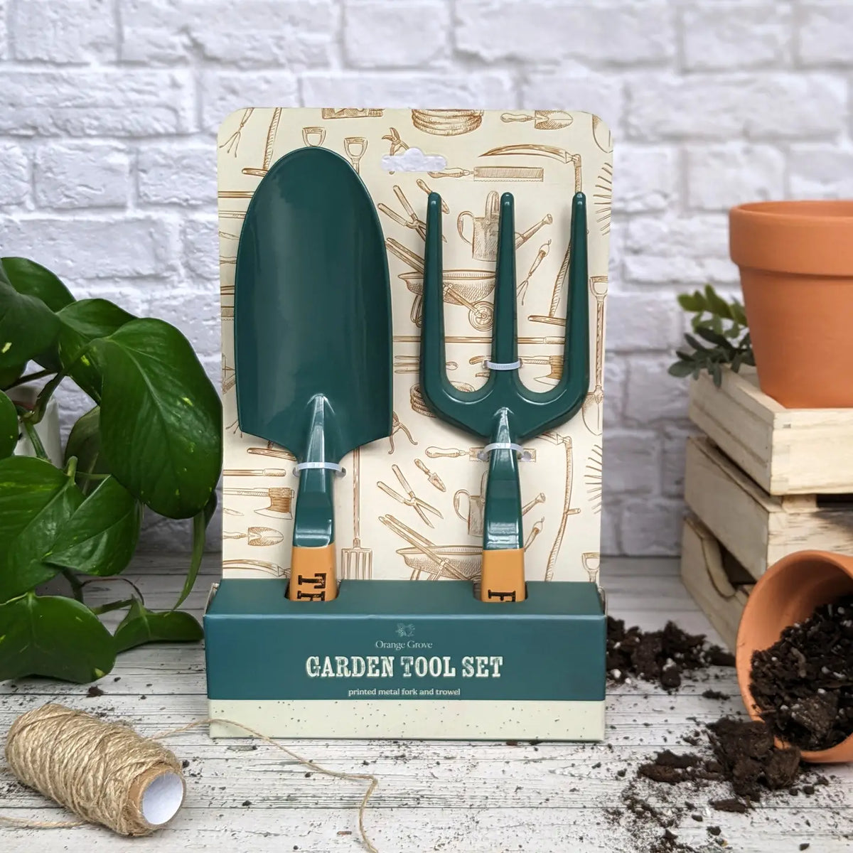 Garden fork and trowel set with sturdy ergonomic handles and a two-tone finish, presented on a gift-ready header card.