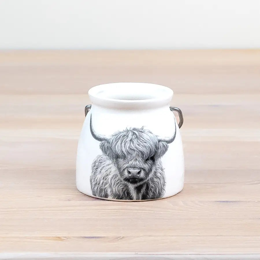 Highland Cow Lantern with intricate details, 7.6cm.