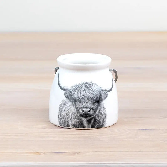Highland Cow Lantern with intricate details, 7.6cm.