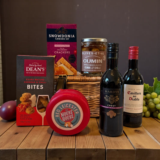 Red Wine and Savoury Snacks Gift Set