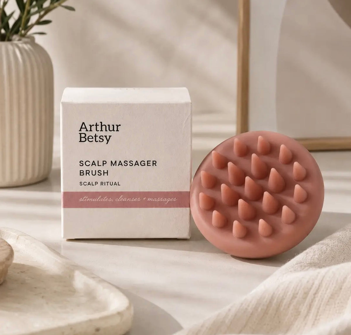Gentle Scalp Massaging Brush | Pink