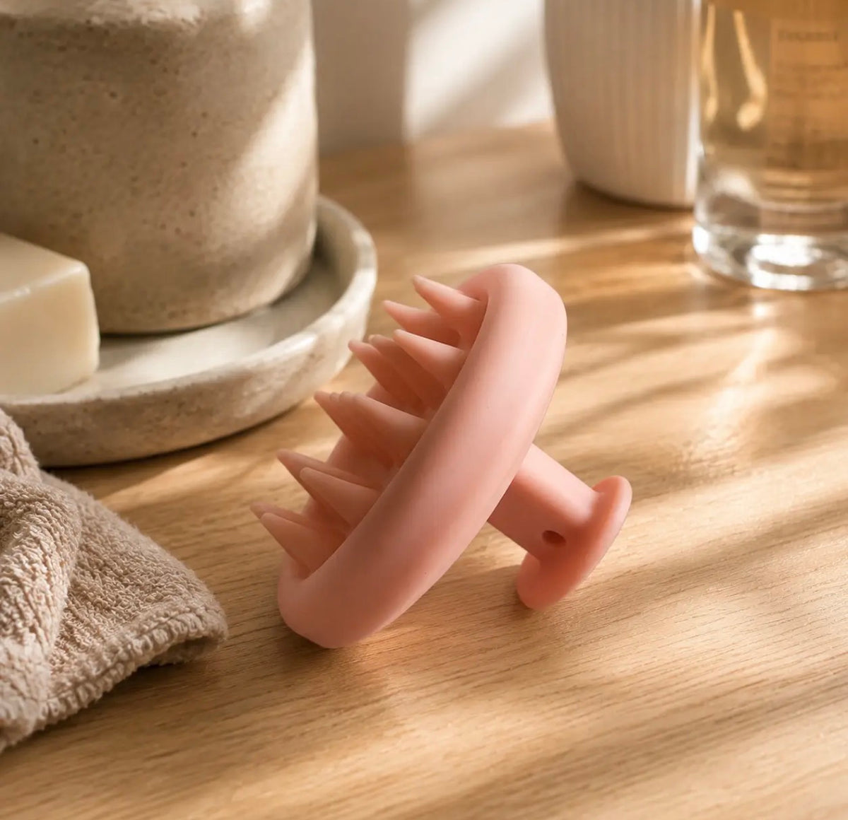 Gentle Scalp Massaging Brush | Pink