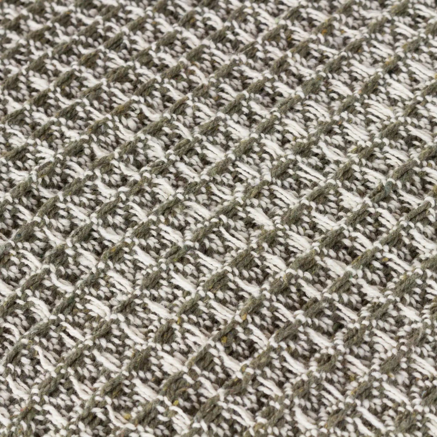 Lorne Throw Lichen Size  150 x 200cm