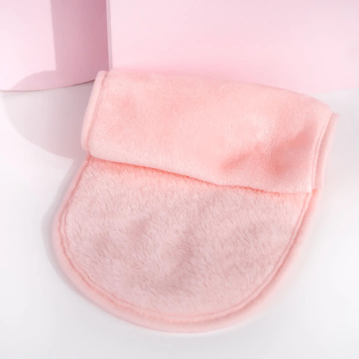 Brushworks ultra-soft microfibre makeup remover cloth designed to remove makeup using only water, suitable for all skin types.