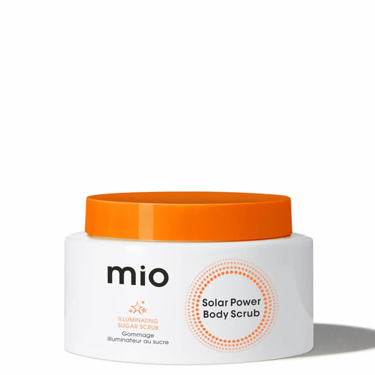 A smoothing body scrub that buffs away dead skin, leaving a softer, suppler and more radiant look.