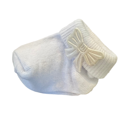 Organic cotton newborn socks with cute bow.