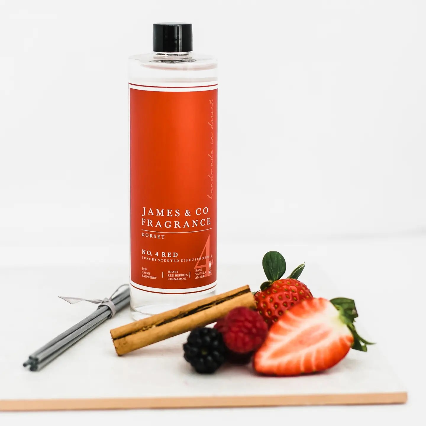James & Co Red Luxury Scented Diffuser refill with spiced berries fragrance and grey reeds, 200ml.