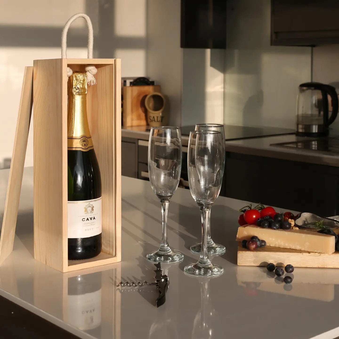 Stylish wooden bottle box—perfect for gifting wine or spirits with a rustic, elegant touch.