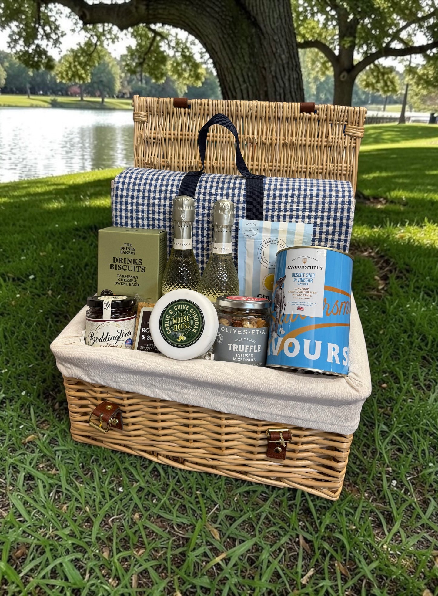 Summer Picnic Hamper | Different Drink Options