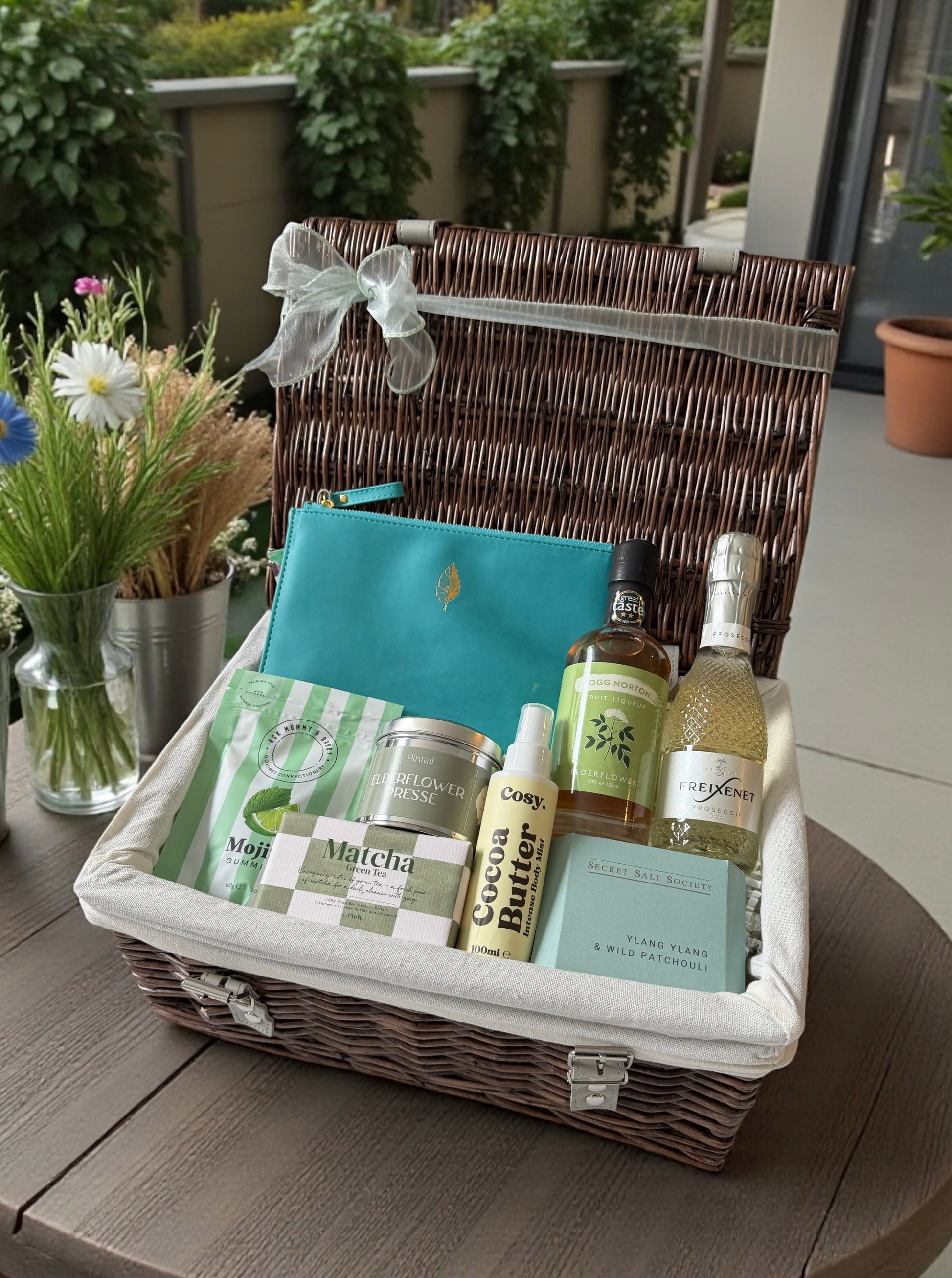 Summer sprtz elderflower hamper Gift with prosecco and elderflower liqueur and summer treats. Hugo spritz gift hamper 