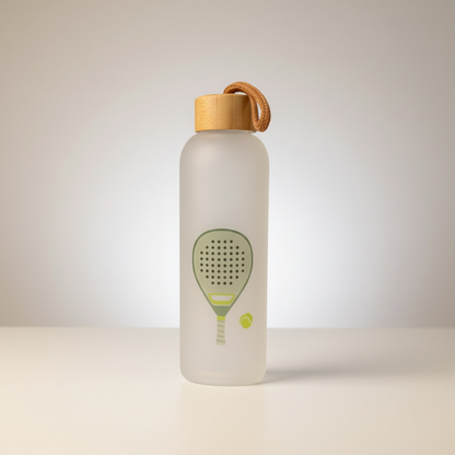 Frosted 750ml water bottle with bamboo lid and padel racket