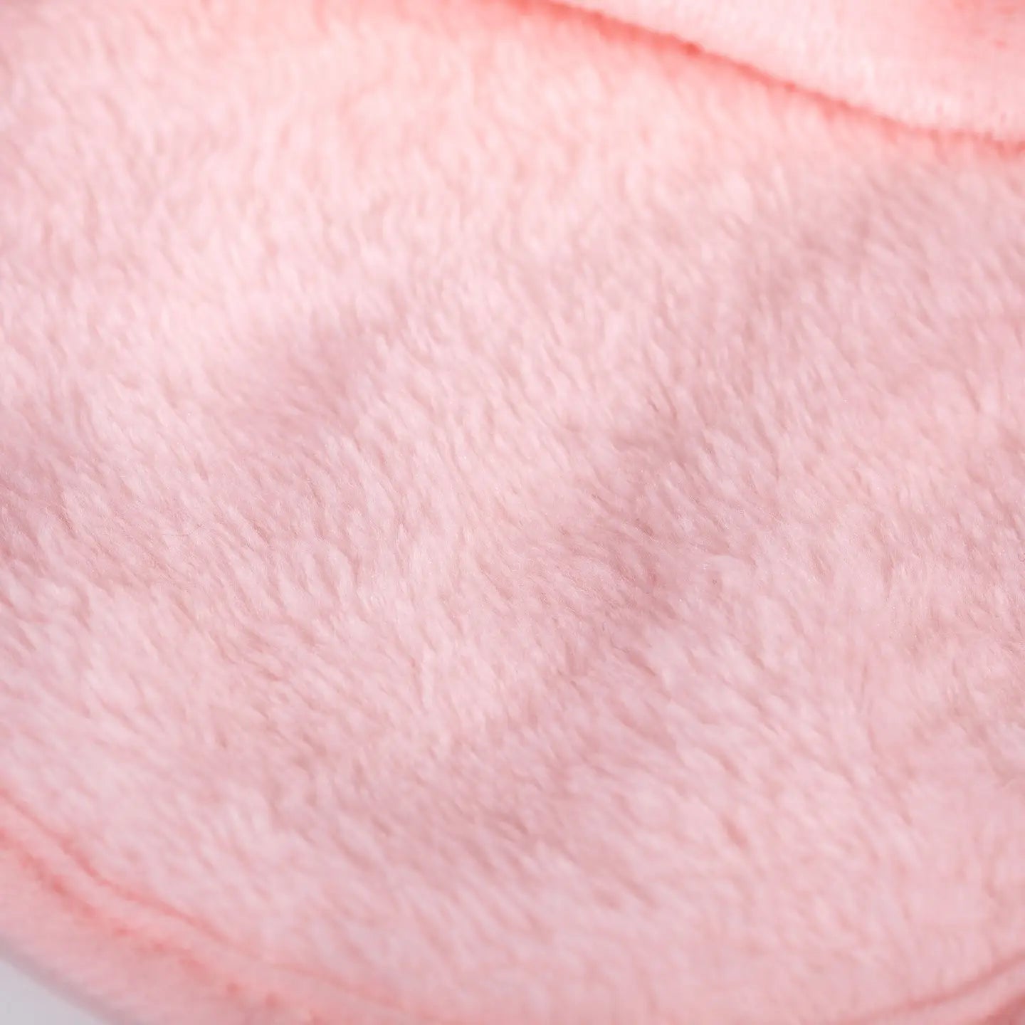 Brushworks ultra-soft microfibre makeup remover cloth designed to remove makeup using only water, suitable for all skin types.